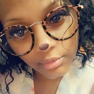 Meet your Posher, Dana